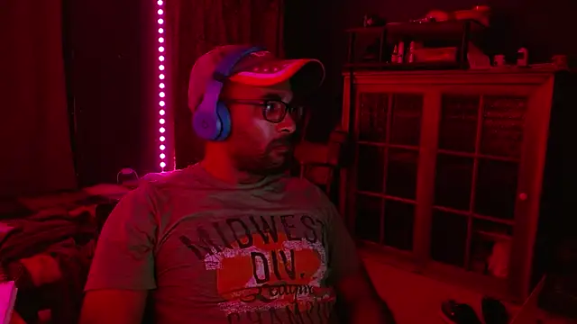 Snapshot of _______the chatting on December 2025 02:29:01 AM the online show from December 2025 02:29:01 AM