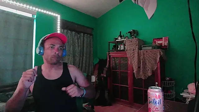 Snapshot of _______the chatting on February 2026 12:45:02 AM the online show from February 2026 12:45:02 AM