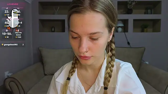 LinaCristonsen online show from November 2025 03:23:01 PM