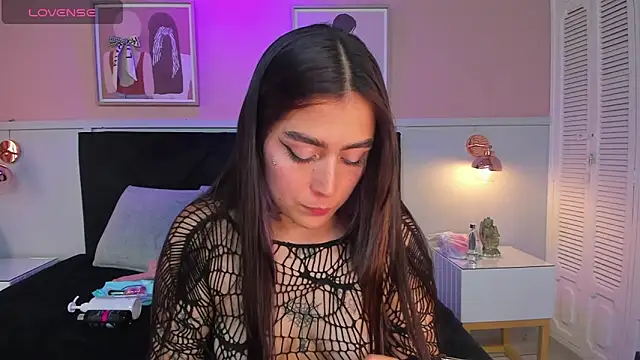 elodie walker online show from October 2025 01:30:01 PM