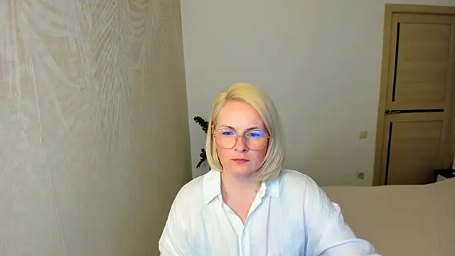 Alicee Gracee online show from April 2026 07:21:02 PM