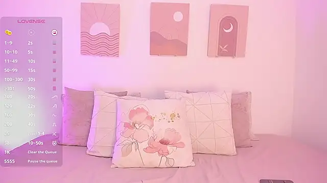 Snapshot of Mia_Heartt chatting on February 2025 06:48:01 PM Mia Heartt online show from February 2025 06:48:01 PM