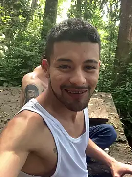 Snapshot of evil_boys_77 chatting on January 2025 07:10:01 PM evil boys 77 online show from January 2025 07:10:01 PM