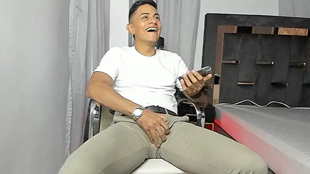 Snapshot of Lucii_fer_ chatting on July 2026 04:39:33 PM Lucii fer online show from July 2026 04:39:33 PM