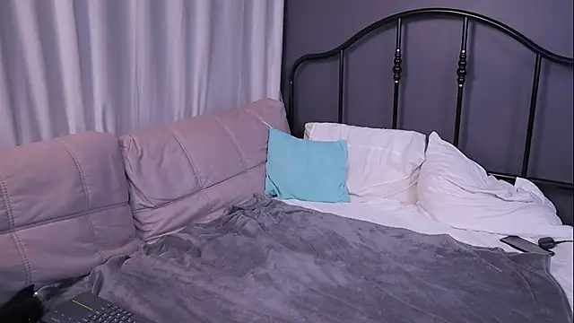 Snapshot of IsadoraDunkan chatting on January 2025 02:47:01 AM IsadoraDunkan online show from January 2025 02:47:01 AM