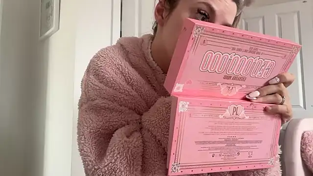 LustfulLuna  online show from April 2026 09:35:01 AM