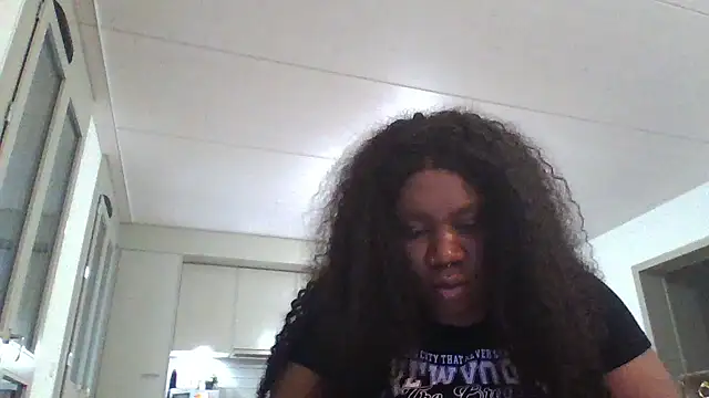 Snapshot of bonbonaumiel chatting on December 2024 09:55:02 AM bonbonaumiel online show from December 2024 09:55:02 AM