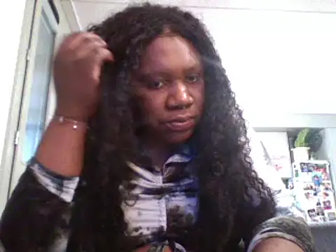 Snapshot of bonbonaumiel chatting on December 2024 10:34:02 AM bonbonaumiel online show from December 2024 10:34:02 AM