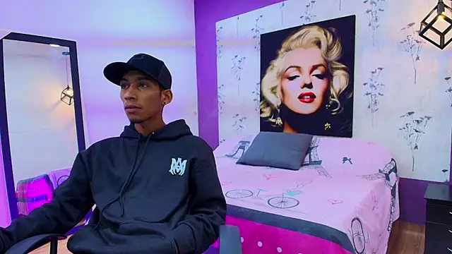 Snapshot of alejandro_king1 chatting on February 2025 01:06:01 PM alejandro king1 online show from February 2025 01:06:01 PM