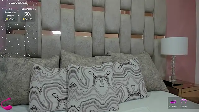 nicole fisherr online show from November 2025 05:13:02 AM