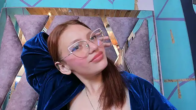 Snapshot of LARICSABLUE chatting on January 2025 01:47:01 AM LARICSABLUE online show from January 2025 01:47:01 AM