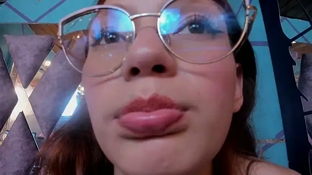 Snapshot of LARICSABLUE chatting on February 2025 05:41:01 AM LARICSABLUE online show from February 2025 05:41:01 AM