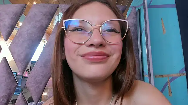 Snapshot of LARICSABLUE chatting on March 2025 08:20:02 PM LARICSABLUE online show from March 2025 08:20:02 PM