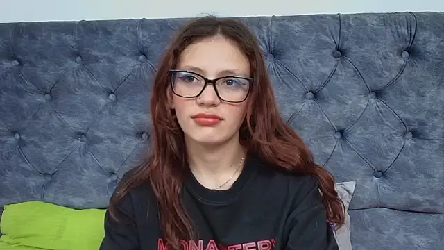 Snapshot of LARICSABLUE chatting on February 2026 07:13:01 AM LARICSABLUE online show from February 2026 07:13:01 AM