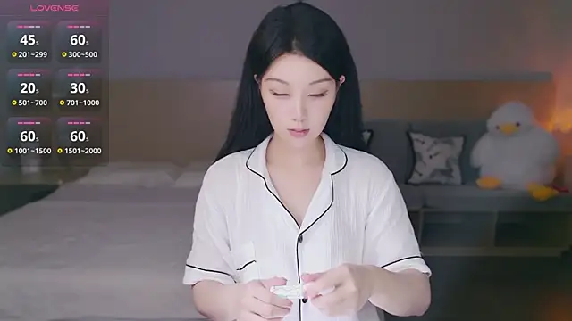 Lucky-baby online show from September 2025 01:03:01 PM