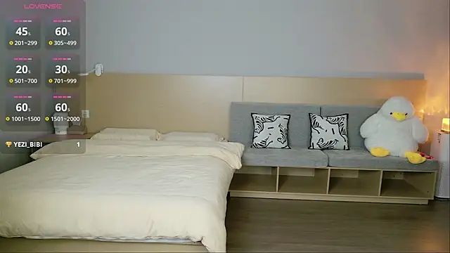 Lucky-baby online show from October 2025 01:23:04 PM