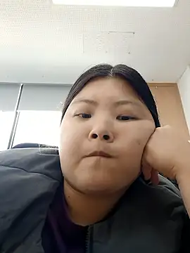 hello098712 online show from September 2025 03:30:02 AM