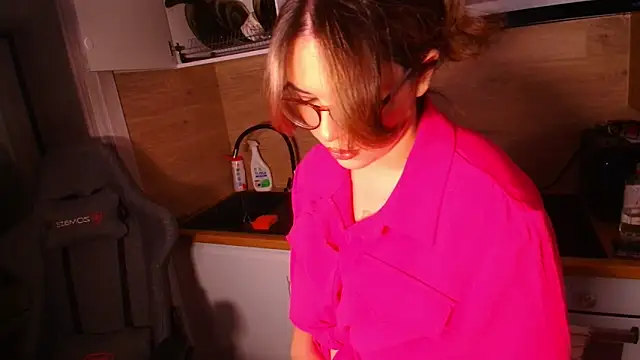 CutiePie3 online show from December 2024 07:38:02 PM