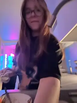 CutiePie3 online show from September 2025 05:23:02 PM