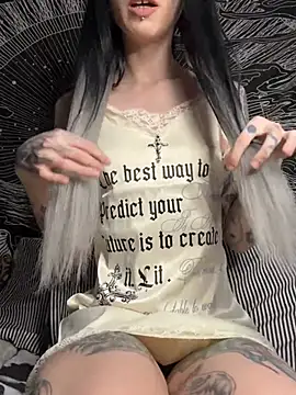 MissMidnightUK online show from January 2026 10:15:01 PM