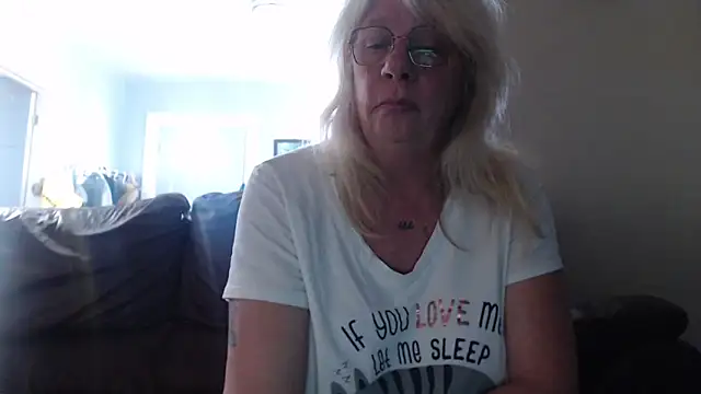 canadiancougar1965 online show from January 2025 08:23:02 PM