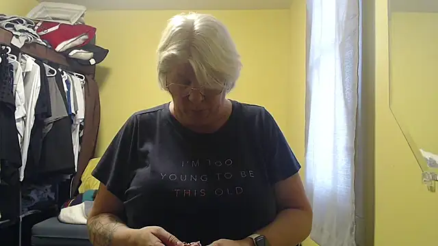 canadiancougar1965 online show from February 2026 04:25:01 PM