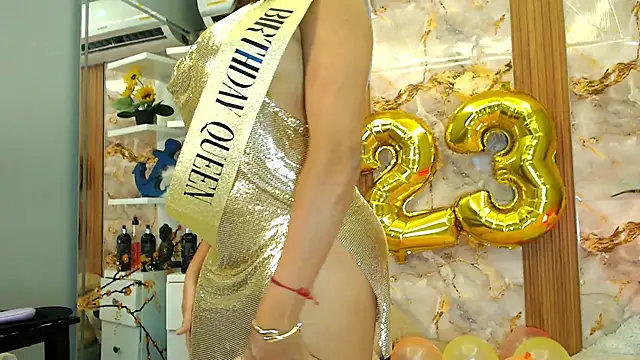 zoey-fox online show from December 2025 11:32:01 PM