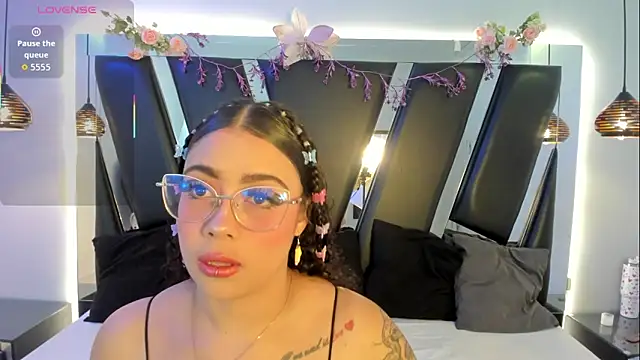 antonelllepiercee online show from March 2026 11:32:01 AM