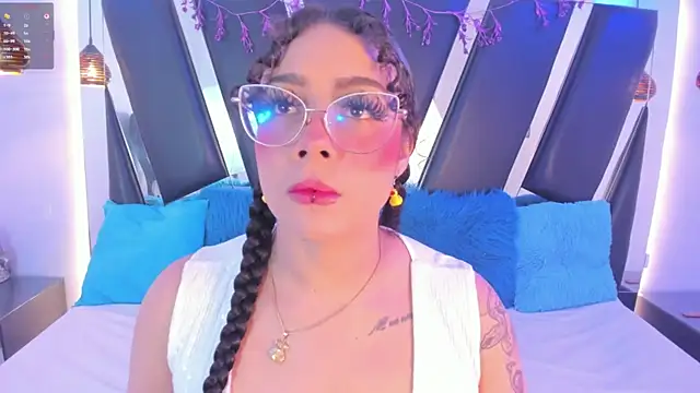Snapshot of antonelllepiercee chatting on June 2026 11:41:01 AM antonelllepiercee online show from June 2026 11:41:01 AM