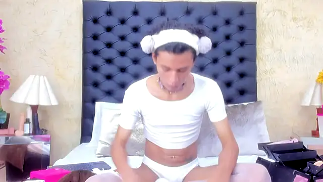 NahomiWhitel online show from November 2025 03:03:02 PM