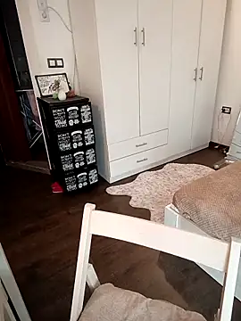 Mila Lovi online show from February 2026 12:00:01 PM