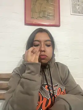 Lea velle online show from February 2025 02:41:01 AM