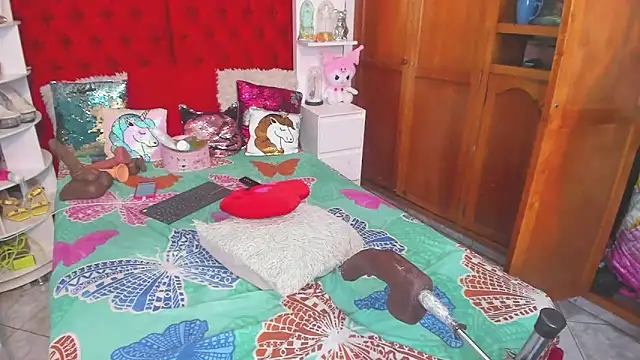 larafoxter online show from March 2025 11:16:01 PM