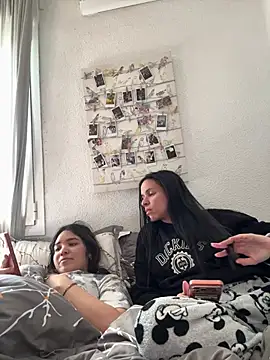 daniniescobarr online show from March 2026 01:03:02 PM