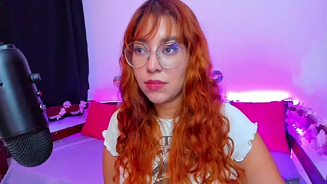 Snapshot of _Moon_Johnson chatting on September 2025 11:59:02 PM  Moon Johnson online show from September 2025 11:59:02 PM