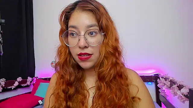 Snapshot of _Moon_Johnson chatting on September 2025 04:02:02 AM  Moon Johnson online show from September 2025 04:02:02 AM