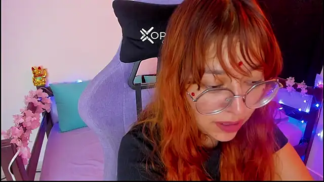 Snapshot of _Moon_Johnson chatting on October 2025 01:51:02 AM  Moon Johnson online show from October 2025 01:51:02 AM