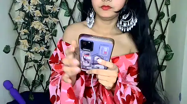 Snapshot of SUZY_FROMUS chatting on February 2025 02:55:02 PM SUZY FROMUS online show from February 2025 02:55:02 PM