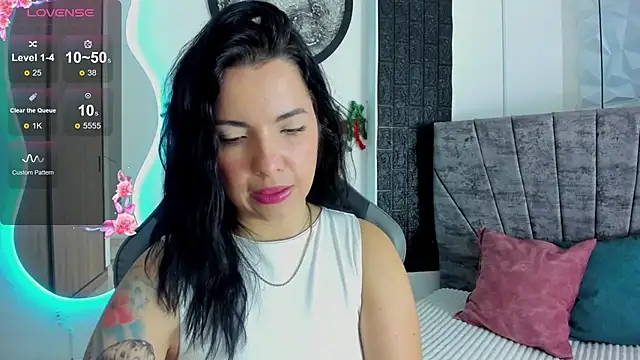 tatiana sc online show from November 2025 12:31:02 PM