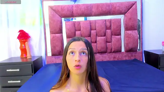 lucy cooper01 online show from December 2024 07:22:01 PM