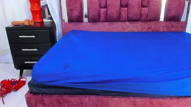 lucy cooper01 online show from December 2024 02:38:01 AM