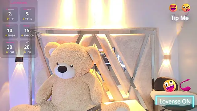 Annie9  online show from October 2025 09:54:02 AM