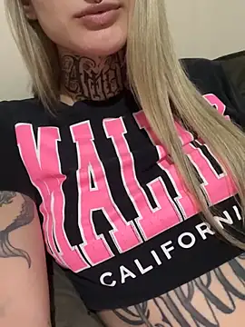 hotskinny1 online show from December 2024 05:55:02 PM