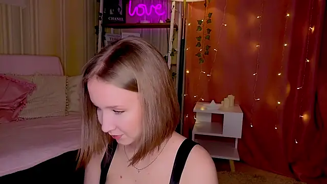 ms evasweet online show from November 2025 01:17:02 PM