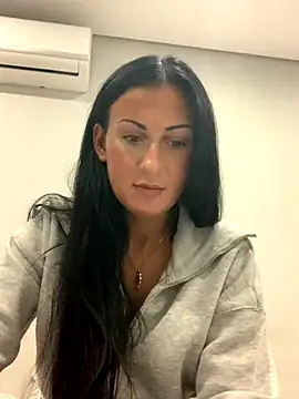 Snapshot of SweNatasha chatting on December 2024 06:11:01 PM SweNatasha online show from December 2024 06:11:01 PM