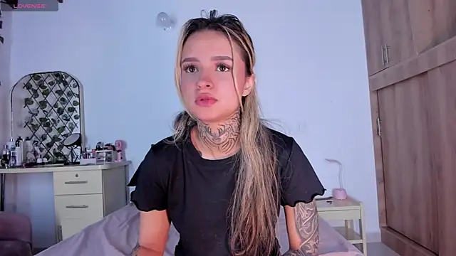 Snapshot of medussa13_ chatting on July 2026 01:53:02 PM medussa13 online show from July 2026 01:53:02 PM