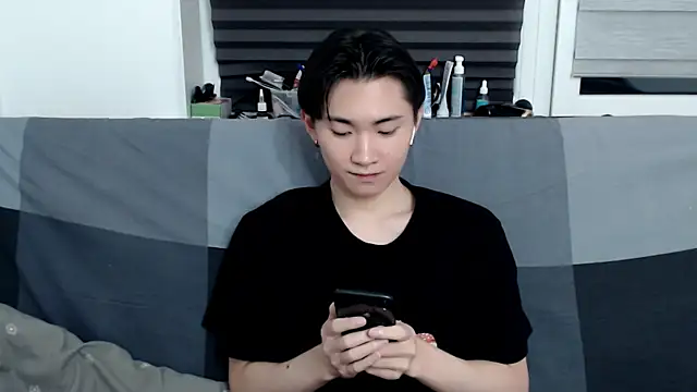 Miram Yu online show from January 2025 02:56:01 AM