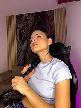 HannaRhodes online show from September 2025 12:52:02 PM