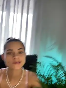 HannaRhodes online show from November 2025 05:15:01 PM