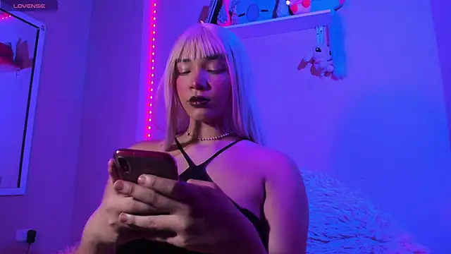 MadelineBenet online show from February 2025 02:22:02 AM